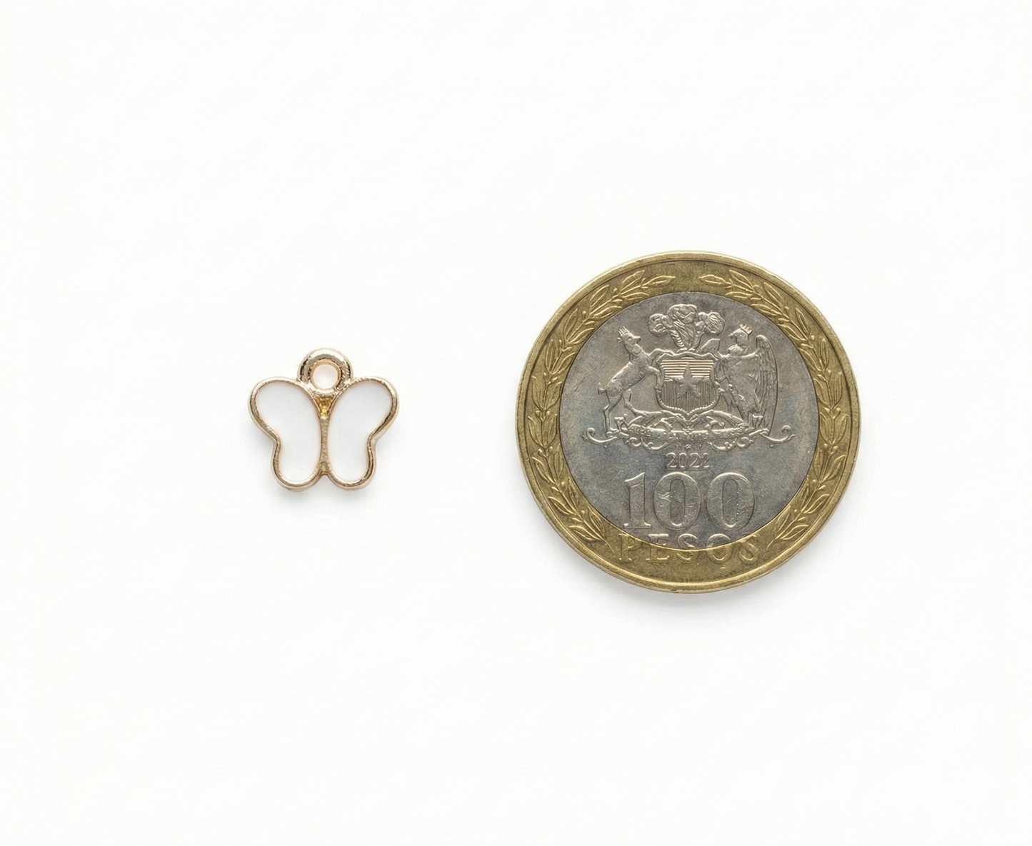 Dije Mariposa Blanca Chica 8x8mm