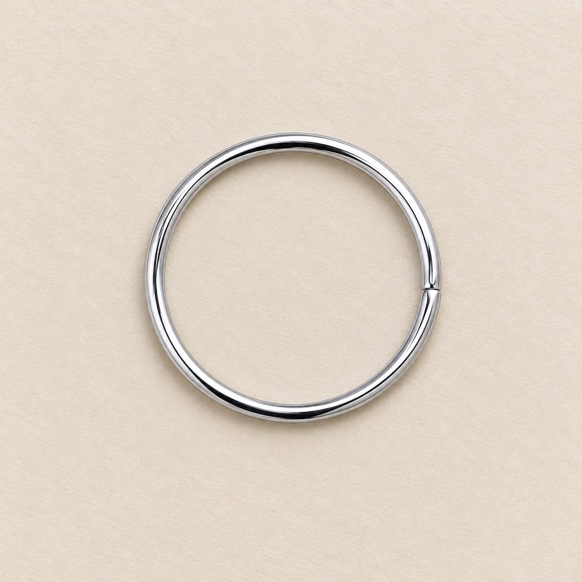 Aro Metálico con Forma de Circulo Plateado - 1 PCS