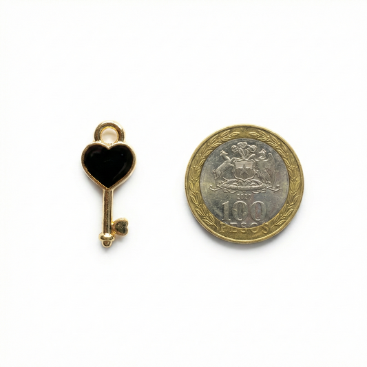 Dije Llave Corazon Negro 11x25mm
