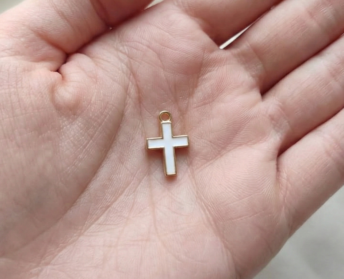 Dije Cruz Blanca 11x17mm