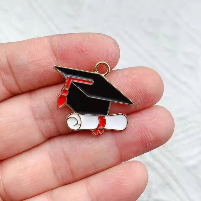 Dije Brirrete Graduacion 23x28mm - 1 Unid.