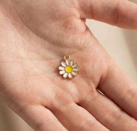 Dije Flor Margarita 12x15mm