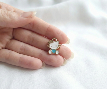 Dije Hello Kitty Celeste 12x15mm