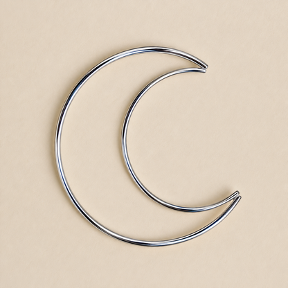 Aro Metálico con Forma de Media Luna Plateado - 1 PCS