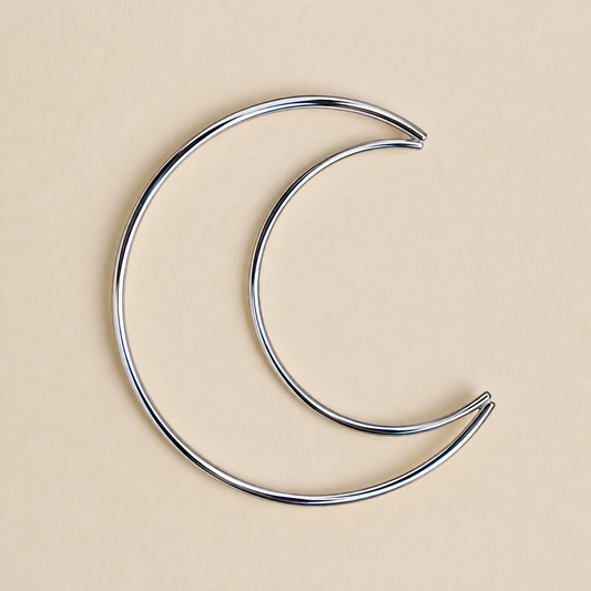 Aro Metálico con Forma de Media Luna Plateado - 1 PCS
