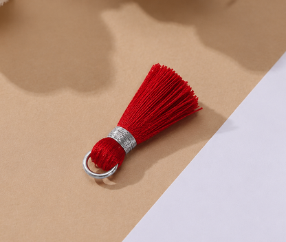 Borlas Hilo Rojo Con Argolla Plateada 2.5cm - 10pcs