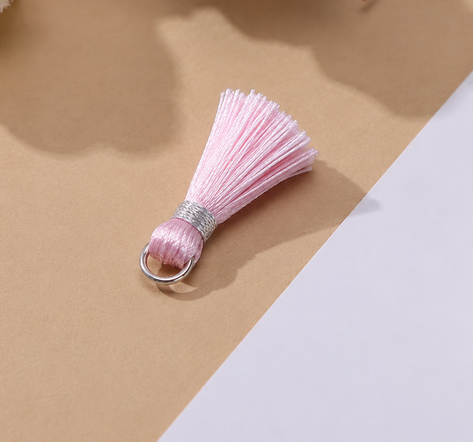 Borlas Hilo Rosado Con Argolla Plateada 2.5cm - 10pcs