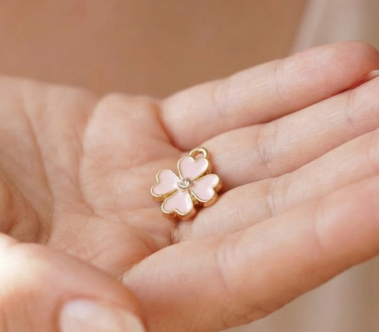 Dije Trebol Cuatro Hojas Rosa con Strass 14x16mm