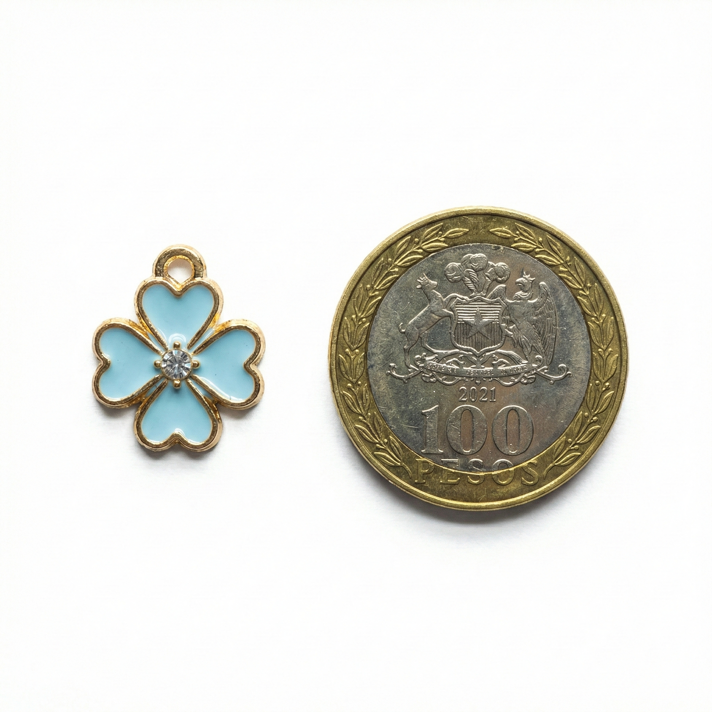 Dije Trebol Cuatro Hojas Celeste con Strass 14x16mm