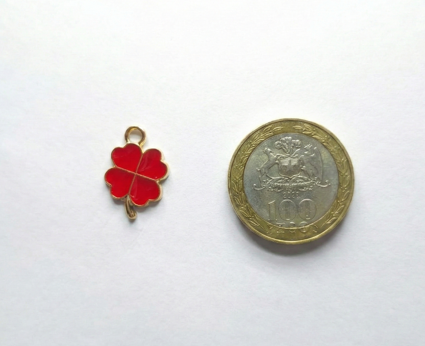 Dije Trebol Cuatro Hojas Rojo 12x18mm