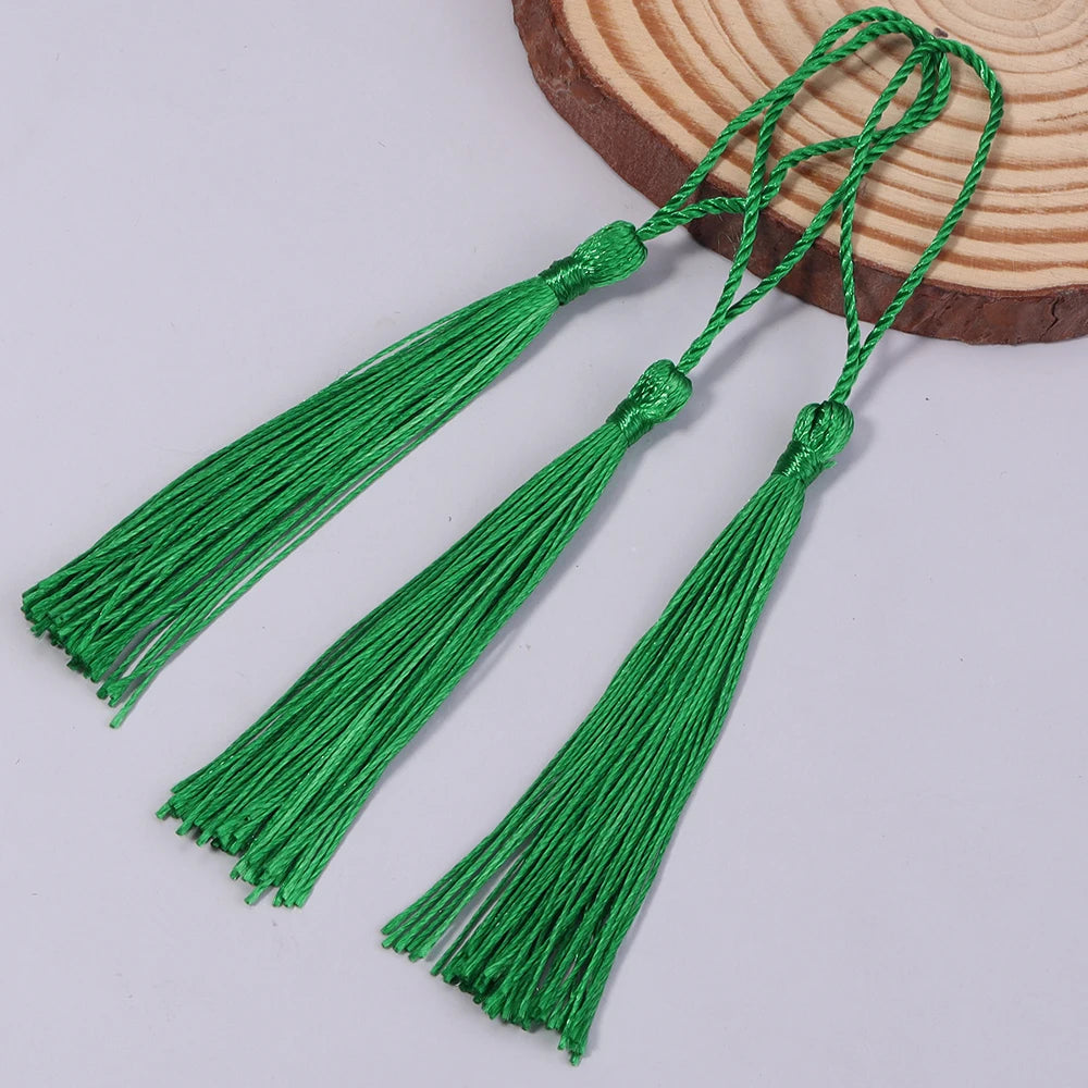 Borla Hilo Seda Verde 8cm - 10pcs